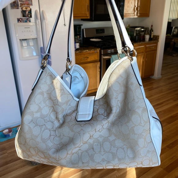 Coach - Picture 2 of 4